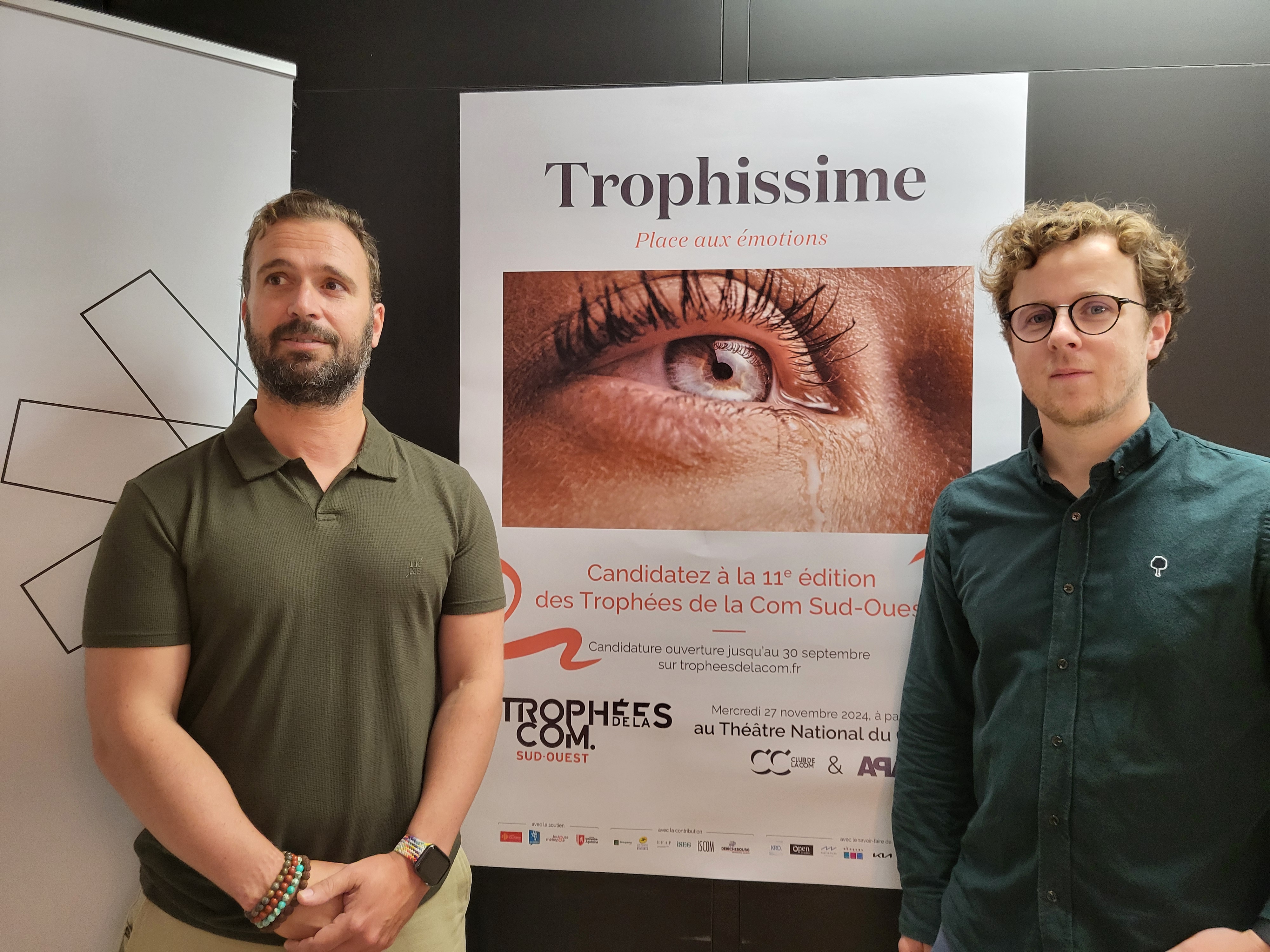 Jullian Lhoumeau (pour l'APACOM, à gauche) et Frédéric Armand (pour le Club de la Com, à droite). (Photo : Anthony Assémat - Entreprises Occitanie)