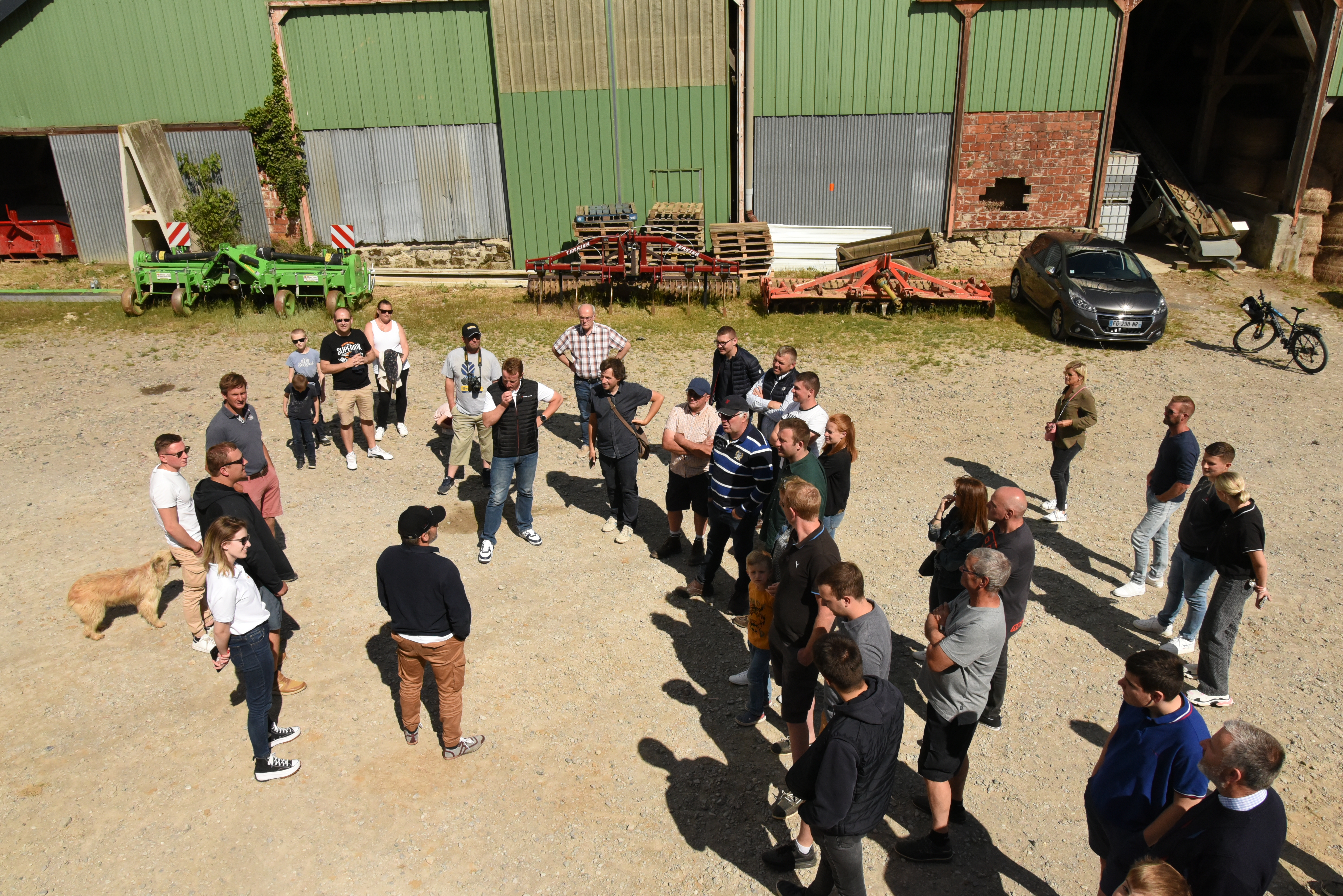 Les Agriyoutubeurs visiteront une mairie et une exploitation par jour. (Photo : Tracteur Tour)