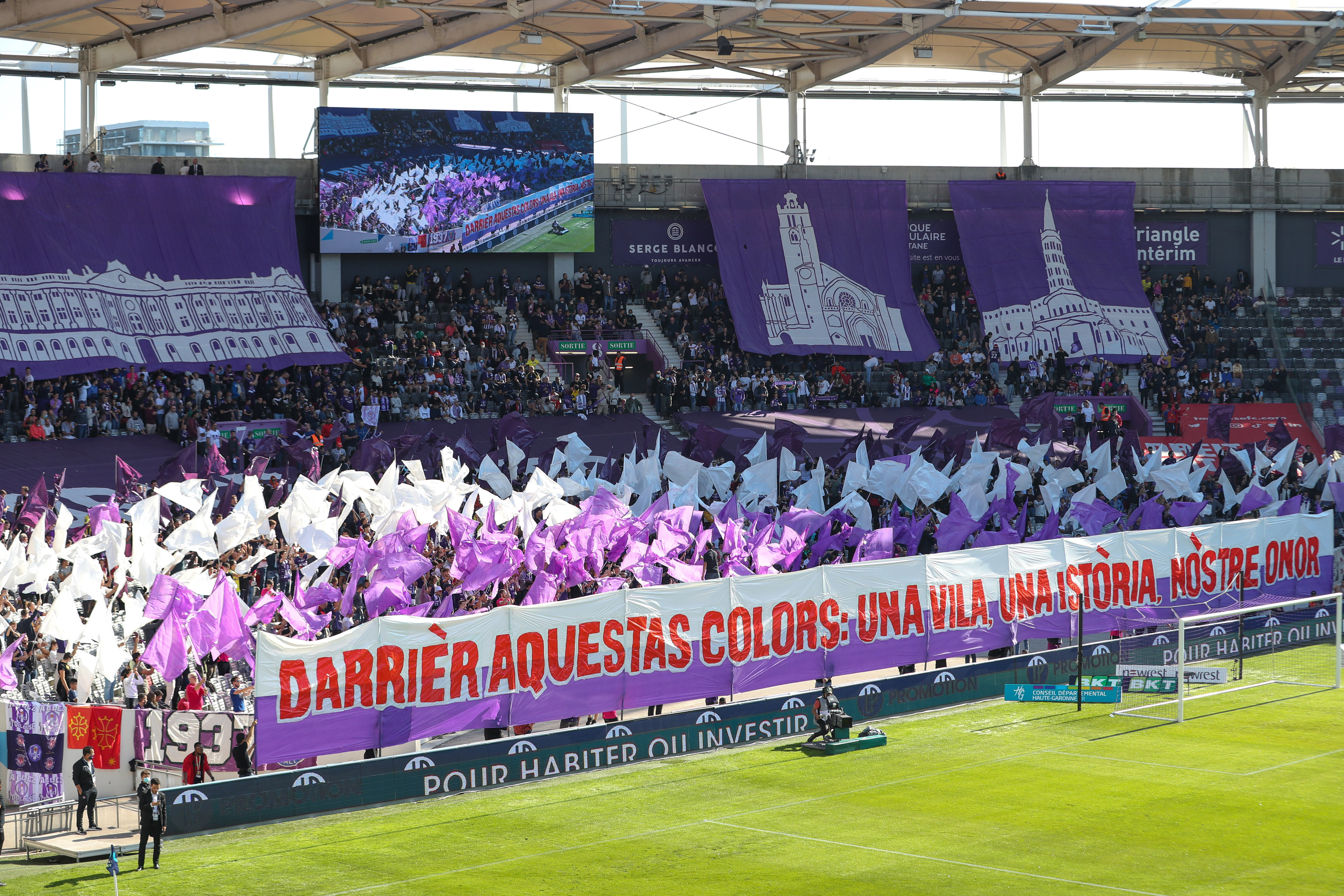 Le virage Brice Taton du Stadium