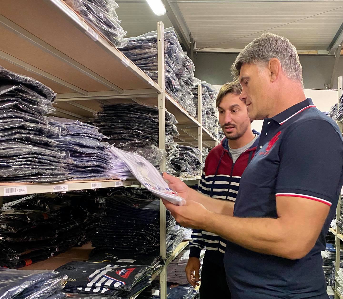 Fabien Pelous (à droite, l'ancien capitaine toulousain du XV de France aux 118 sélections) est un compagnon de route historique de la marque Religion Rugby. (Photo : Religion Rugby)