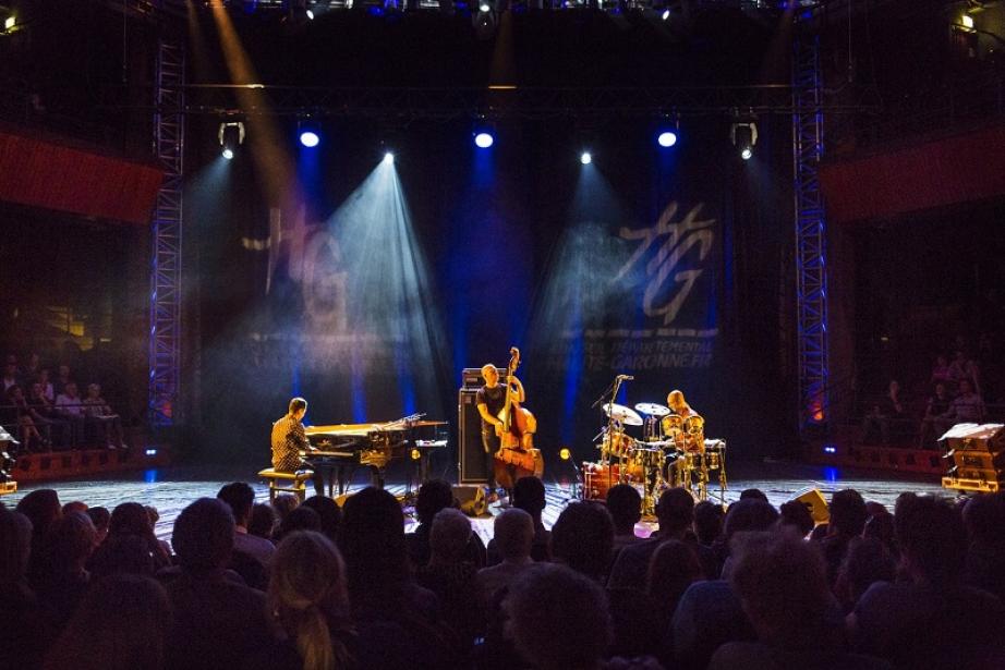 Avishai Cohen à la Halle aux grains a fait se lever le public Avishai Cohen à la Halle aux grains a fait se lever le public