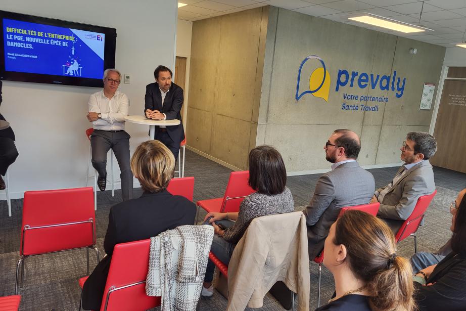 Une vingtaine de personnes ont assisté à la conférence sur le PGE dans les locaux de Prévaly, à Toulouse. (Photo : Dorian Alinaghi Entreprises Occitanie)