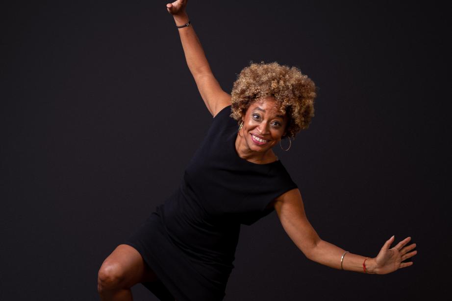 Aurélie Moure a créé un one-woman-show autour de la Qualité de vie au travail (QVT). La première date de spectacle se déroulera au Théâtre de la Comédie du Mas du Pont, au Crès (Hérault), mardi 26 novembre 2024. (Photo : Aurélie Moure)