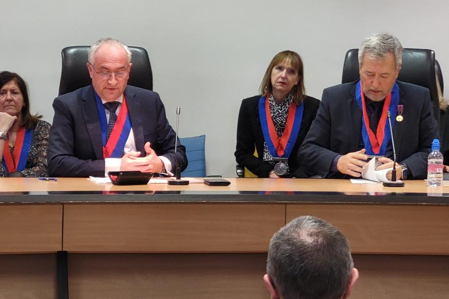 Bernard Cazalbou (à droite), président du conseil de prud'hommes de Toulouse en 2023 et représentant du collège employeurs, laisse la place en 2024 à Eric Cugno (à gauche), du collège salariés. (Photo : Anthony Assémat - Entreprises Occitanie)