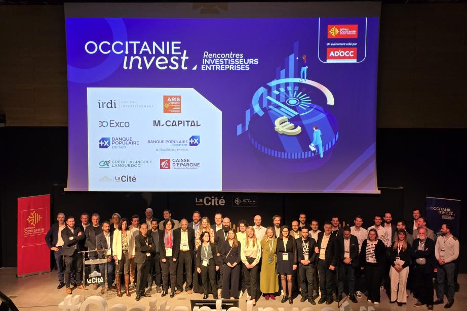 Photo de famille des 23 lauréats de la 19e édition d'Occitanie Invest, qui s'est déroulée à la Cité de Toulouse jeudi 14 mars 2024. (Photo Dorian Alinaghi - Entreprises Occitanie)