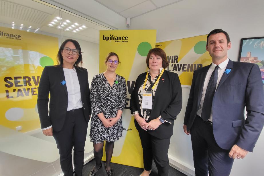 La direction régionale Occitanie de Bpifrance était représentée par Cécile Brigot-Abadie (directrice régionale Occitanie Ouest), Emilie Vidal (directrice Occitanie Est) et Mathieu Défresne (directeur du Réseau Sud), en compagnie de la conseillère régionale aveyronnaise Christine Sahuet (deuxième en partant de la droite). (Photo : Anthony Assémat - Entreprises Occitanie)