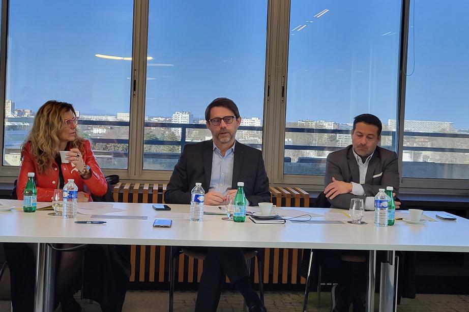 De gauche à droite : Valérie Jimenez, présidente déléguée du Medef Haute-Garonne, Pierre-Olivier Nau, président du Medef Haute-Garonne, et Thomas Fantini, vice-Président du Medef Haute-Garonne. (Photo Dorian Alinaghi Entreprises Occitnaie)