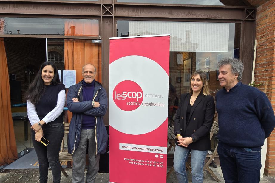De gauche à droite l'équipe de l'Union Régionale des Scop Occitanie Pyrénées : Amina Chanegriha, chargée de communication, Cyrille Rocher, directeur, Sophie Hemardinquer, responsable communication et Rémi Roux, président. (Photo Dorian Alinaghi Entreprises Occitanie)