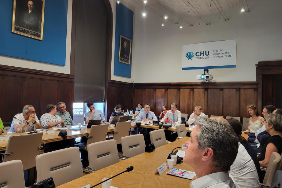 À Albi, Cahors, Auch ou Montauban, la médecine ne connaît plus de frontières : ici, une consultation ORL mutualisée entre le CHU et un hôpital de proximité, symbole d’une coopération qui redonne souffle aux territoires. (Photo Dorian Alinaghi Entreprises Occitanie)