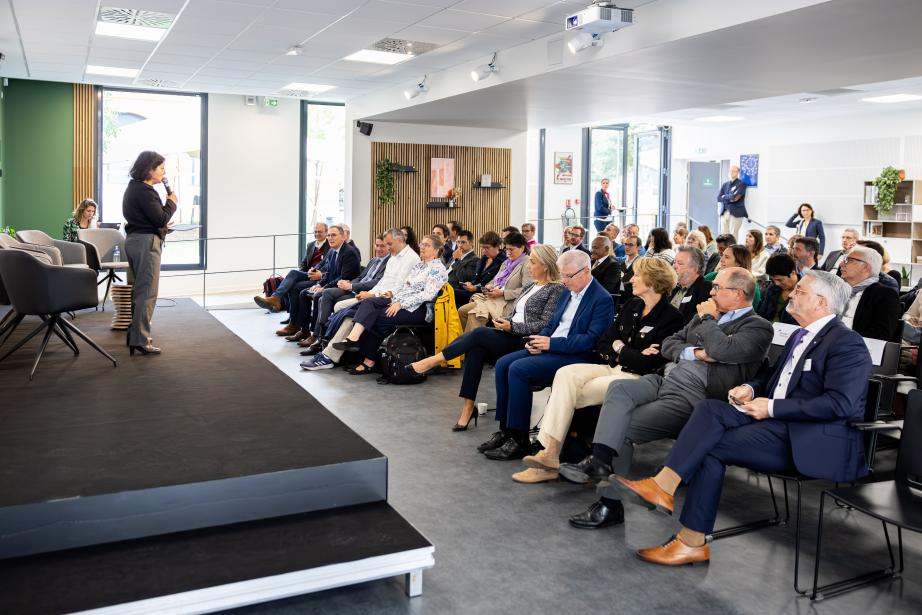 Signature officielle des consortia « Lanceur d’étoiles » à Toulouse : institutions, universités et partenaires régionaux unis pour propulser la Deeptech dans les secteurs Santé, Greentech et Mobilités-Énergie. (Crédit photo : Alexandre Ollier)