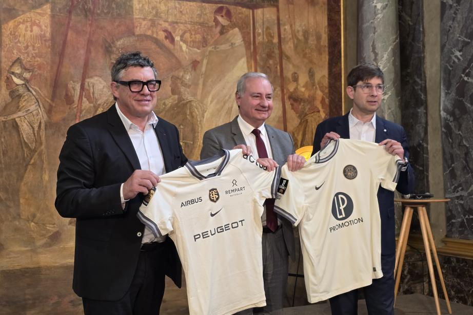De gauche à droite : Didier Lacroix, président du Stade Toulousain, Jean-Luc Moudenc, maire de Toulouse et président de Toulouse Métropole et Olivier Cloarec, président du Toulouse Football Club. (Photo Dorian Alinaghi)
