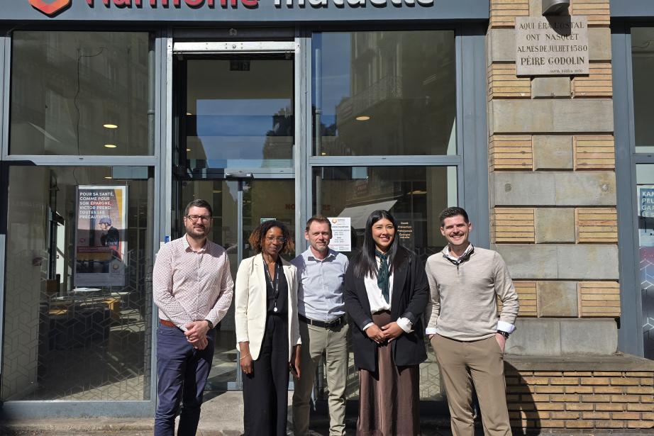 Aurélien Darras (à gauche), expert épargne et retraite Harmonie Mutuelle, Frédéric Malfilatre (au centre), directeur régional Occitanie Harmonie Mutuelle et le groupe Tesseract ont présenté les résultats de l’Observatoire de l’Epargne Retraite en Occitanie 2026. (Photo Dorian Alinaghi)   