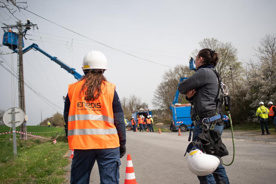 Enedis développe, exploite, modernise 1,4 million de kilomètres (182 000 kilomètres en Occitanie) de réseau électrique basse et moyenne tension (230 et 20 000 volts) et gère les données associées. (Photo Enedis)