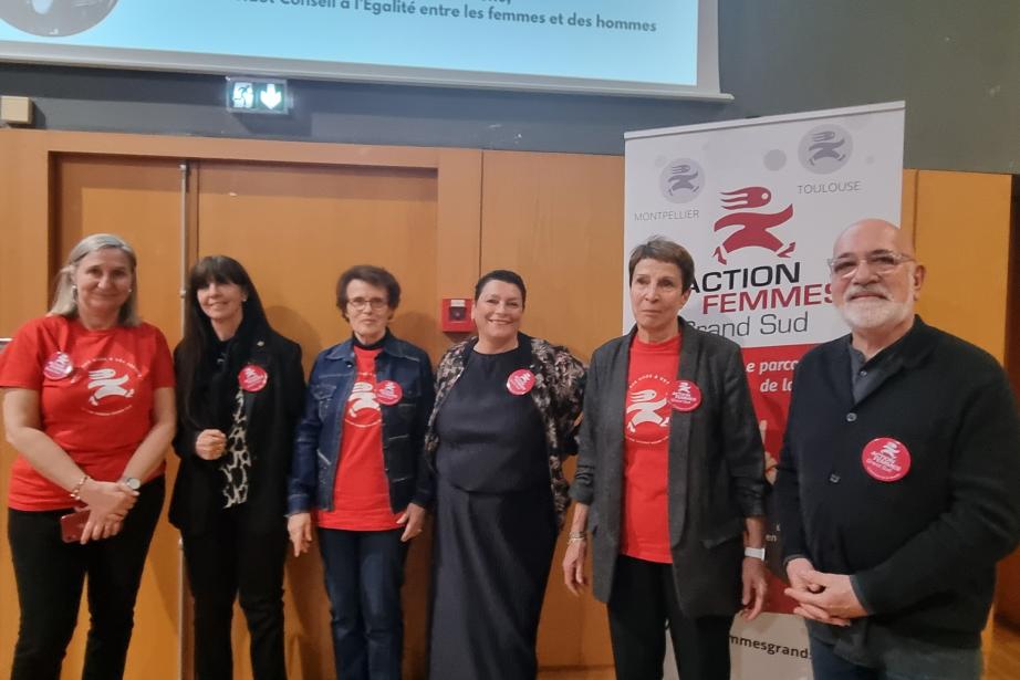 La présidente d'Action Femmes Grand Sud Françoise Baraquin (2e en partant de la droite) en compagnie de bénévoles. (Photo : Action Femmes Grand Sud)