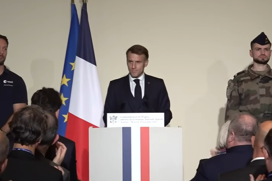 Le Président de la République, Emmanuel Macron, lors de l’inauguration de la première capacité opérationnelle du Commandement de l’Espace. (Capture écran Youtube)