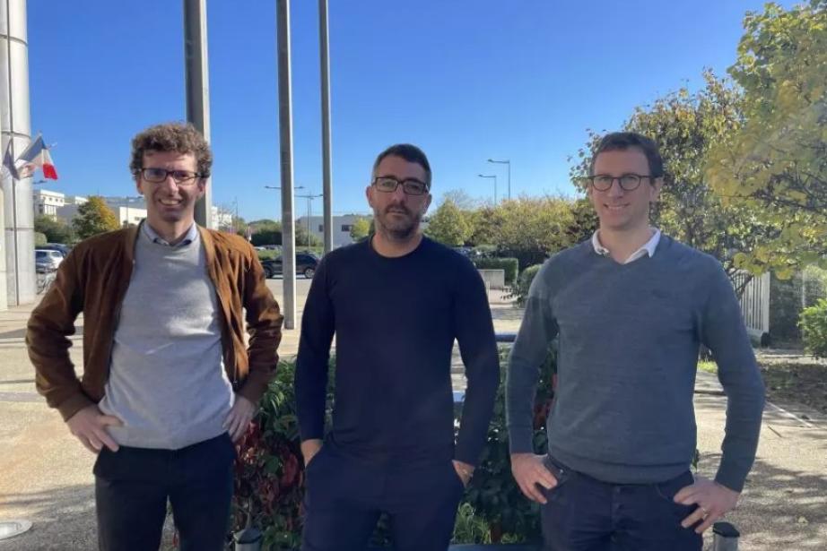 L'équipe de Wheere, à Montpellier (Hérault) : de gauche à droite, Antoine Carrabin (co-fondateur et CTO), Pierre-Arnaud Coquelin (co-fondateur et CEO) et Stéphane David Grignot (ingénieur système). (Photo : Wheere)