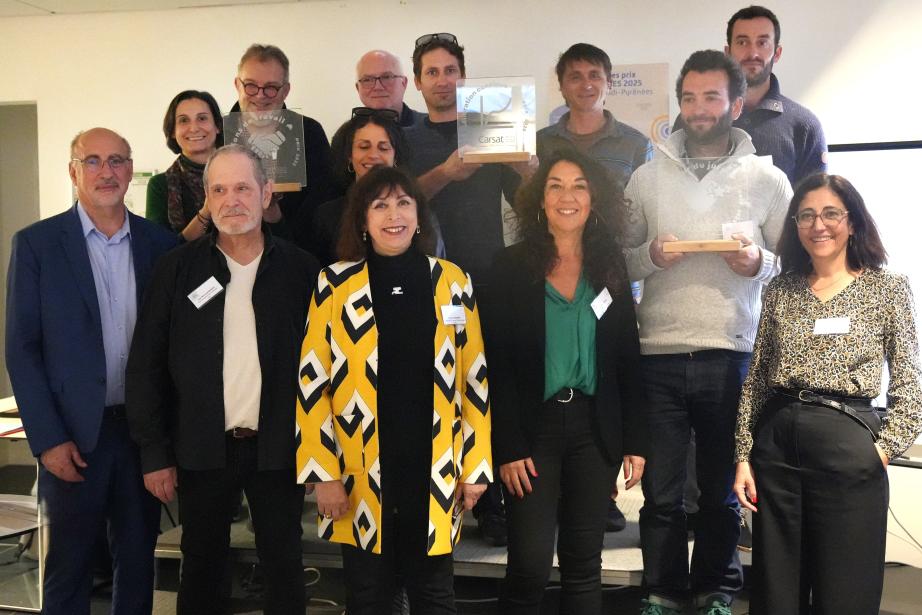 De gauche à droite : Michel Vigier, président de la CRAT/MP, Margarida Correia (SAVCO), Stéphane Collin (SAVCO), Bruno Duval (SAVCO), Colin Dorignac et Aurélien Bourcet (station de ski PIAU ENGALY), Sébastien Pommier-Itié (ITIE FRERES), Jean-Bernard Bernou (CRAT/MP), Emilie Mothes (station de ski PIAU ENGALY), Maxime Itié (ITIE FRERES), Carole Barbaste, présidente du conseil d’administration, Joëlle Traniello, directrice de la Carsat Midi-Pyrénées et Axelle Fourcet, ingénieur conseil régional. (@Carsat)