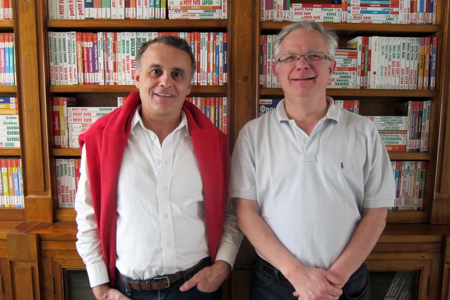 De gauche à droite : Dominique Auzias, gérant-fondateur du Petit Futé et Jean-Paul Labourdette, co-fondateur. (Photo Petit Futé)