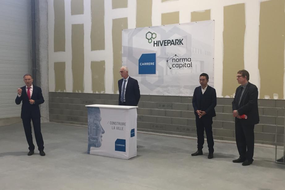 Inauguration des locaux Hivepark à Escalquens : Jean-Luc Tronco, maire d'Escalquens, Olivier Austry, directeur général du pôle immobilier d'entreprise carrere, Wailoung Pathammavong, directeur des investissements de Norma Capital et Jacques Oberti, président du Sicoval. @M.Legendre.