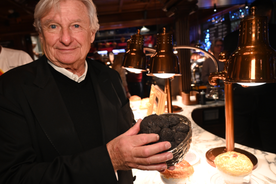 Lancement historique de la truffe à volonté aux Grands Buffets qui deviennent ainsi le seul restaurant à proposer la truffe à volonté dans son menu. (Photo C.Goutorbe)