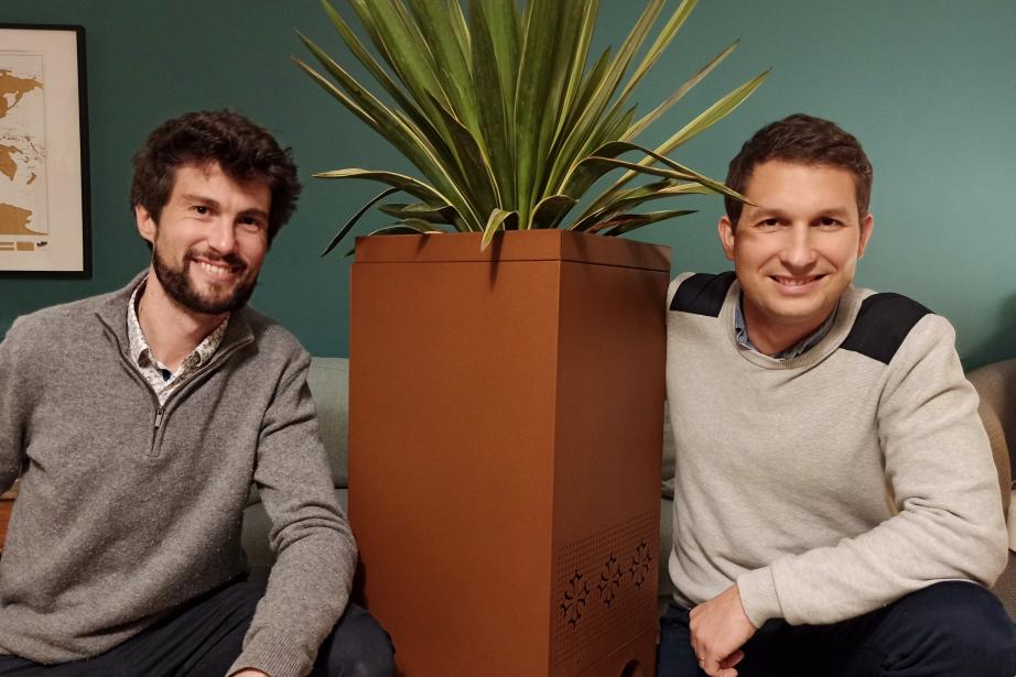 Guillaume Lombart et Romain Tiberghien, les co-fondateurs de la startup Ma Boîte à Moustique, désormais installée à l'est de Toulouse. (Photo : Ma Boîte à Moustique)