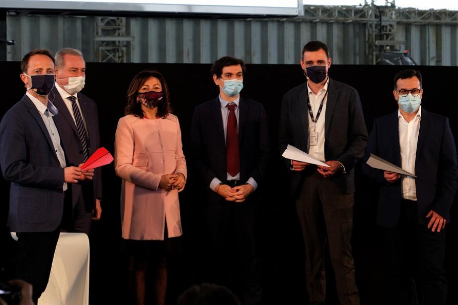 L'inauguration du nouvel hangar d'Aura Aero avec Jean-Luc Moudenc, président de Toulouse Métropole et Carole Delga, présidente de la Région Occitanie. 