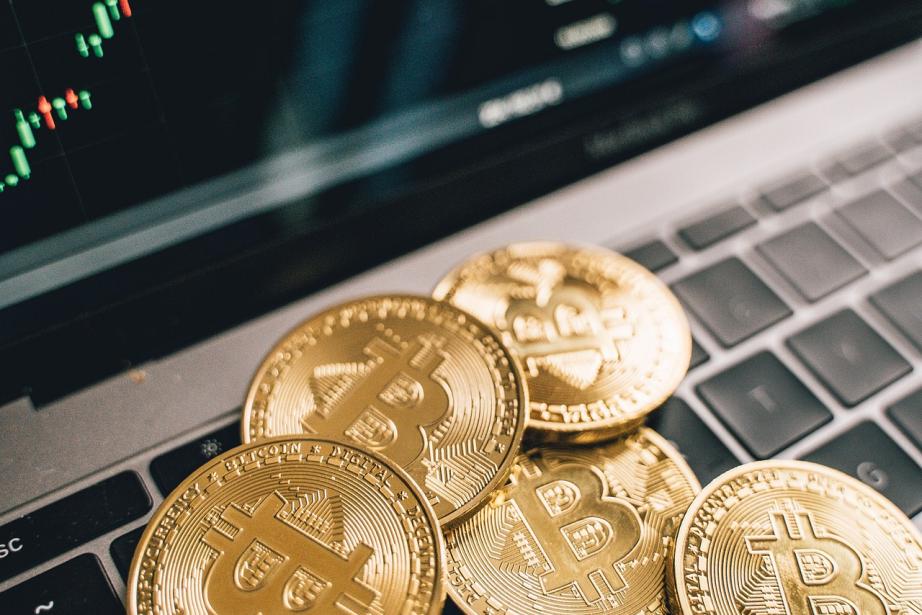 Loin de l’effervescence mondiale autour des cryptomonnaies, les Français restent majoritairement spectateurs : un sur huit seulement a tenté l’aventure. (Photo Pixabay)