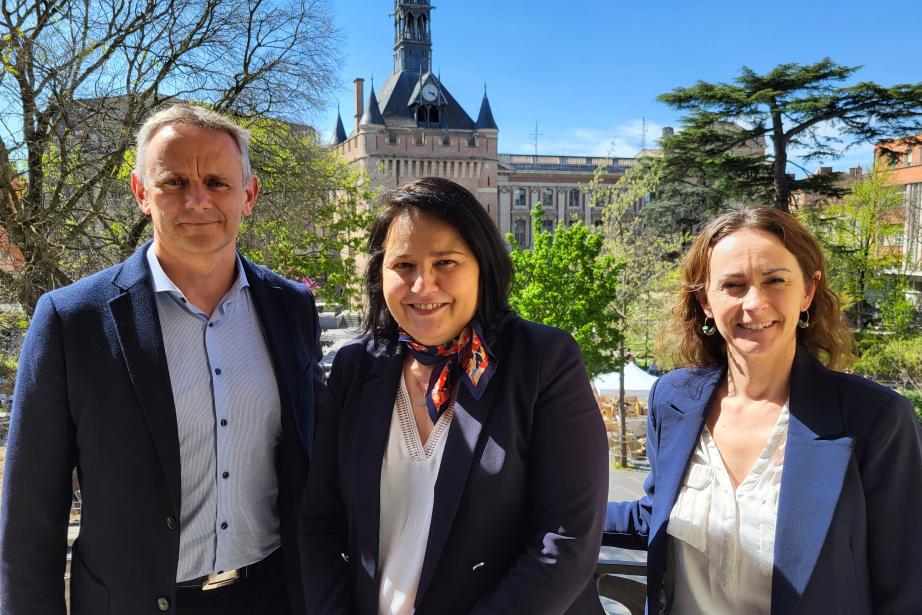 Cyrille Longuépée, la déléguée régionale de l'Apec en Occitanie (au centre), annonce une progression de 12% des recrutements de cadres dans notre région en 2023. (Photo : Anthony Assémat - Entreprises Occitanie)