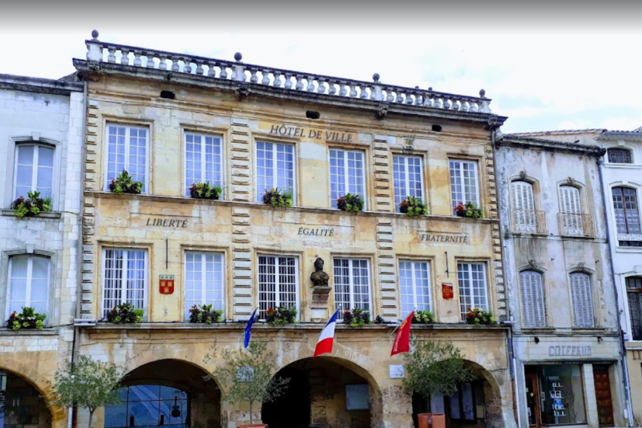 Bagnols-sur-Cèze, dans le Gard, est la deuxième ville en France qui enregistre une baisse de sa vacance commerciale. (Photo d'illustration : capture d'écran Google Maps)