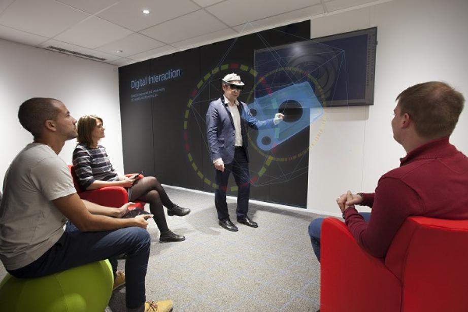 La salle de réalité virtuelle au siège de Cimpa à Blagnac La salle de réalité virtuelle au siège de Cimpa à Blagnac