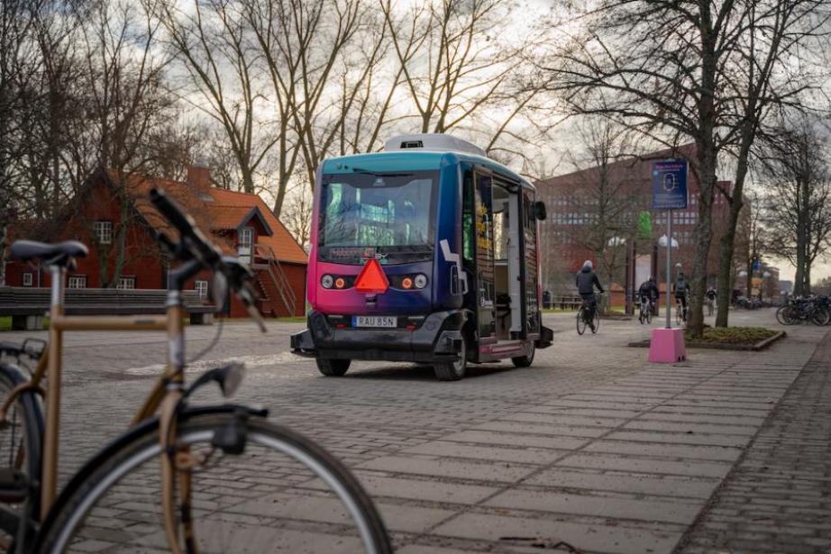 Un véhicule autonome d'EasyMile Un véhicule autonome d'EasyMile