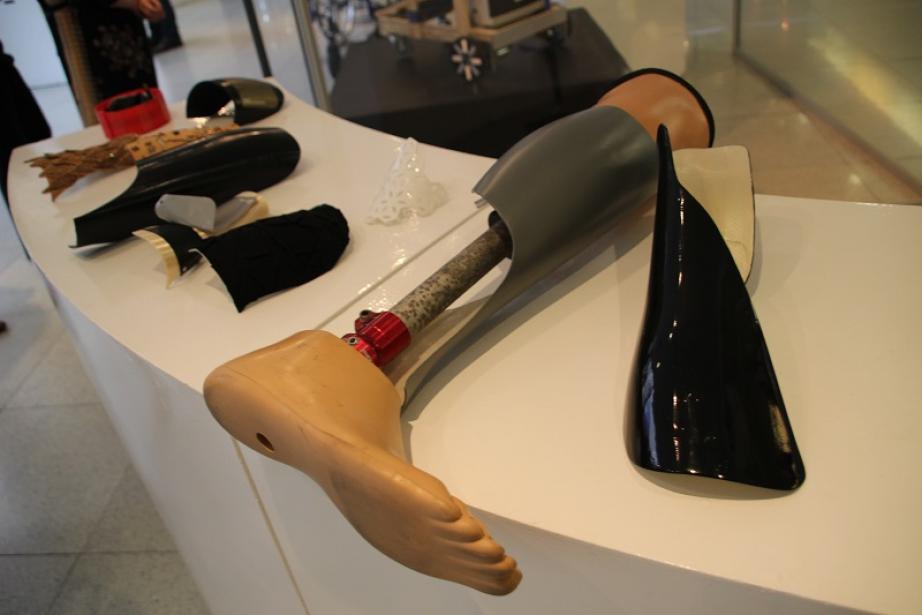 Coque esthétique de prothèse de jambe, personnalisée, fabriquée par impression 3D avec un procédé en open source, réalisable pour un coût inférieur à 100€ Coque esthétique de prothèse de jambe, personnalisée, fabriquée par impression 3D avec un procédé en open source, réalisable pour un coût inférieur à 100€