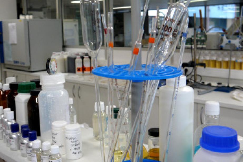 Laboratoire de formulation d'AB7 Groupe. crédit : AB7 Groupe. Laboratoire de formulation d'AB7 Groupe. crédit : AB7 Groupe.