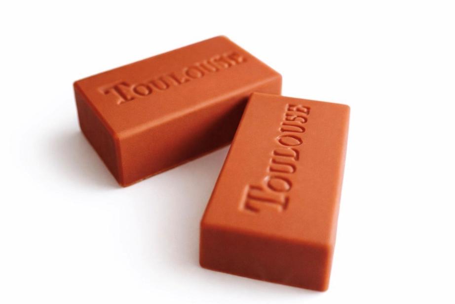 Cette gourmandise en trompe-l’oeil est une création originale, pensée pour allier plaisir immédiat et raffinement artisanal.  (Photo La Briquole)