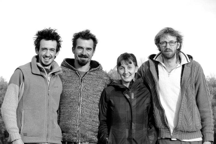 L'équipe des fondateurs : Joe Stubbs, Pierre Regnier, Julie Klapczynski Roland, Julien Schira L'équipe des fondateurs : Joe Stubbs, Pierre Regnier, Julie Klapczynski Roland, Julien Schira