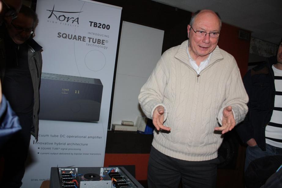 Bruno Vander Elst présentant le Kora TB200 le 2 décembre 2017 Bruno Vander Elst présentant le Kora TB200 le 2 décembre 2017