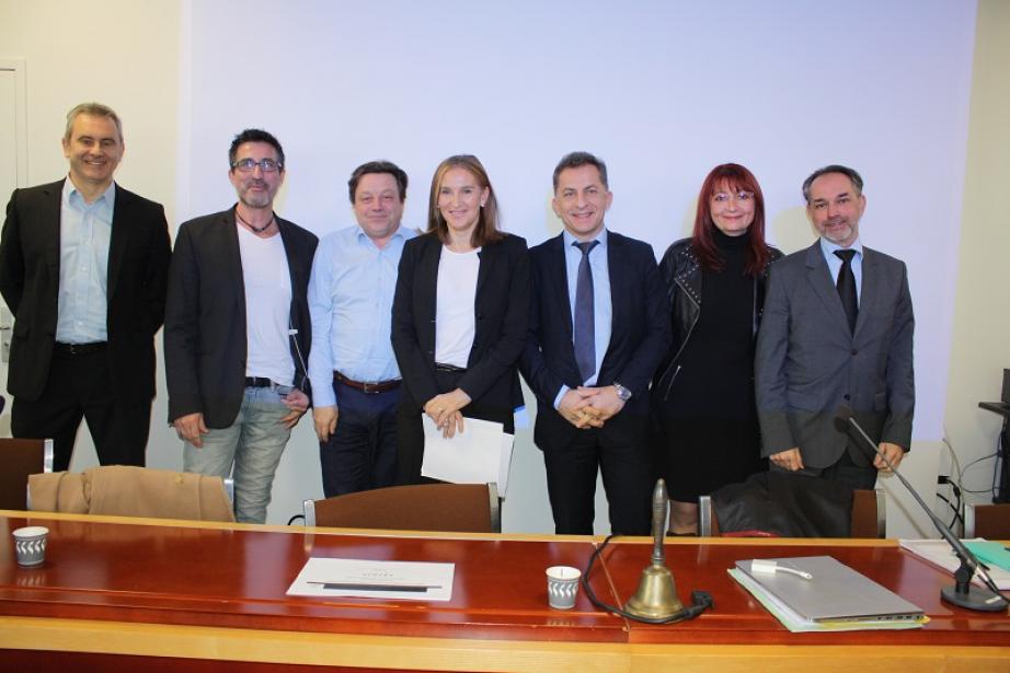 Jean Deslous-Paoli, DSI du groupe 3S, Pascal Gremiaux, CEO d’Eurecia, Christophe Marcilly, dirigeant d’Apixis, Dominique Pourtau, avocat cabinet Fidal, Christophe Duqueroy, Medef31, Isabelle Lhermite, cabinet Adrasteia Expertise, Lieutenant colonel Laurent Leberon, Gendarmerie Nationale Jean Deslous-Paoli, DSI du groupe 3S, Pascal Gremiaux, CEO d’Eurecia, Christophe Marcilly, dirigeant d’Apixis, Dominique Pourtau, avocat cabinet Fidal, Christophe Duqueroy, Medef31, Isabelle Lhermite, cabinet Adrasteia Expertise, Lieutenant colonel Laurent Leberon, Gendarmerie Nationale