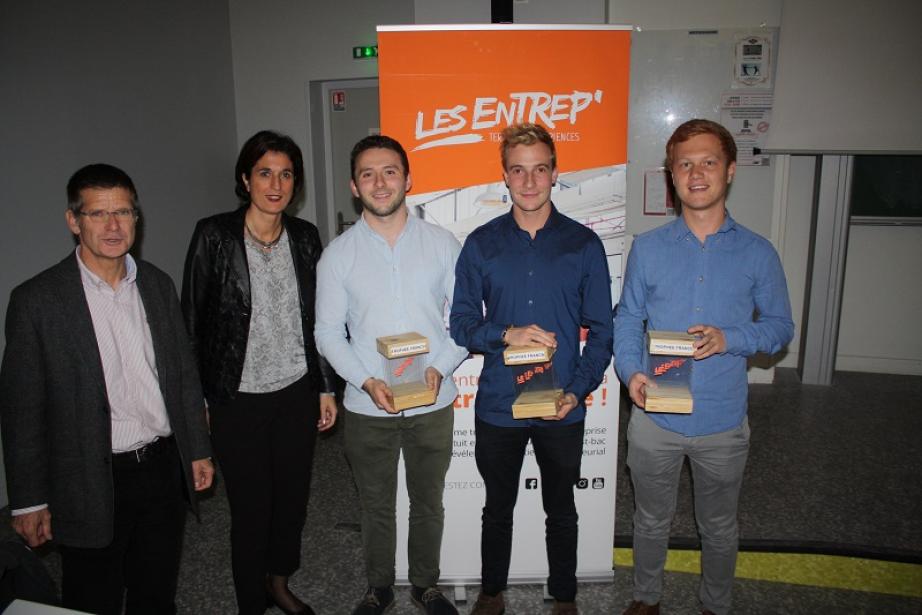 François Thibert, Sophie Garcia avec l'équipe de Tetral, Lucas Heurtault, Antoine Gouvy, Clément Lopez François Thibert, Sophie Garcia avec l'équipe de Tetral, Lucas Heurtault, Antoine Gouvy, Clément Lopez