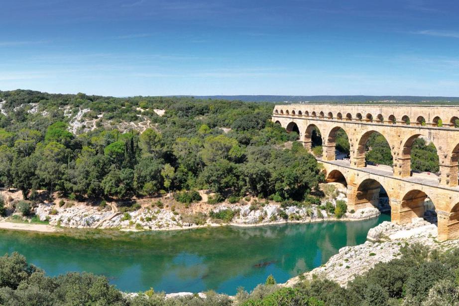 Le tourisme dans le Gard (avec son fameux pont en photo) a généré 405 millions d'euros de retombées économiques en 2023, selon des chiffres présentés par la CCI du Gard. (Photo : CRTL Occitanie)