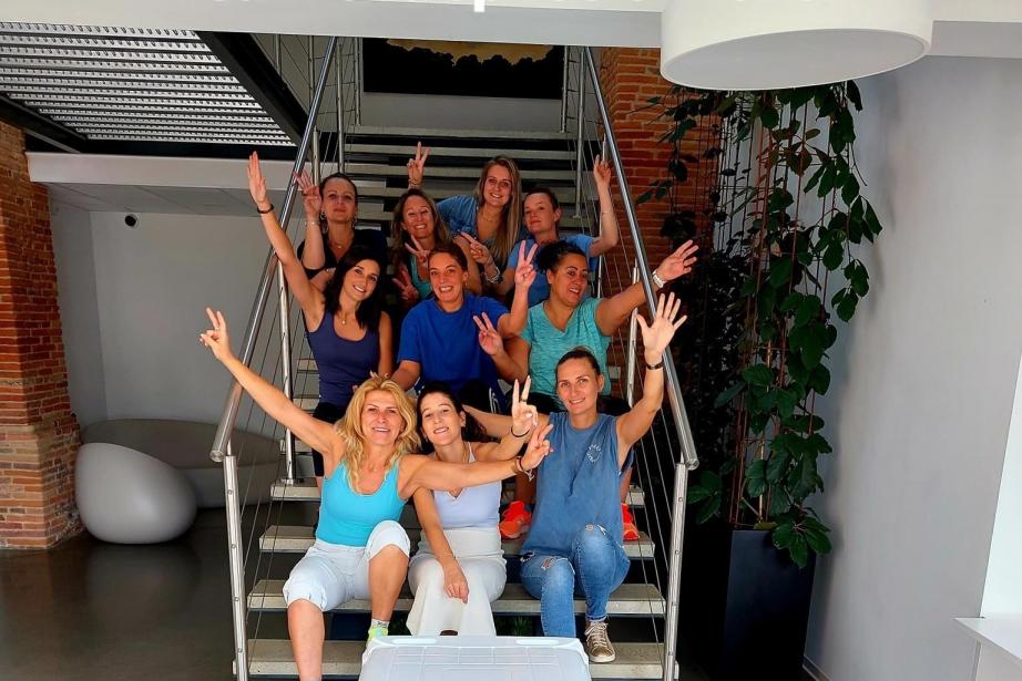 Les participantes au cours de sport dans les locaux du groupe Jimenez. La dirigeante Valérie Jimenez ( 1er rang à gauche) est aussi inscrite.