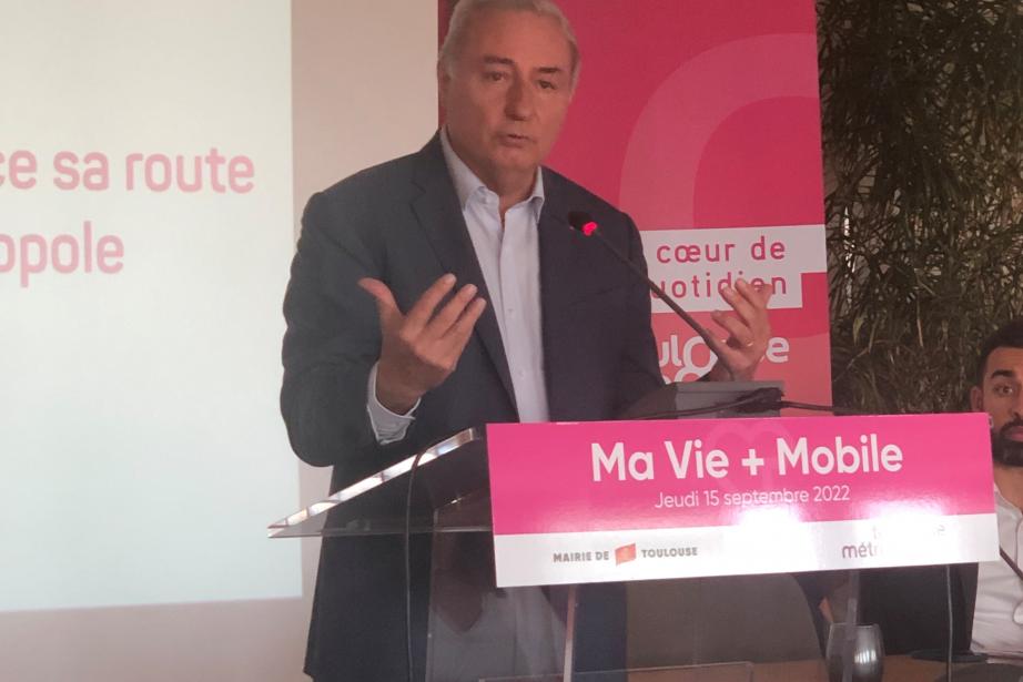 Jean-Luc Moudenc, président de Toulouse Métropole, présente son plan vélo lors de la conférence de presse de rentrée du jeudi 15 septembre.