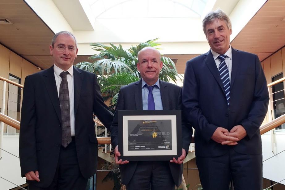 De g à d : Jean Luc Rolland, directeur Développement, basé à Toulouse, Christian Arber, pdg, basé au siège à Evry, cofondateur de TopCad avec Jean Luc Rolland en 1986, Marc Choquin, basé à Lyon, Directeur Commerce. De g à d : Jean Luc Rolland, directeur Développement, basé à Toulouse, Christian Arber, pdg, basé au siège à Evry, cofondateur de TopCad avec Jean Luc Rolland en 1986, Marc Choquin, basé à Lyon, Directeur Commerce.