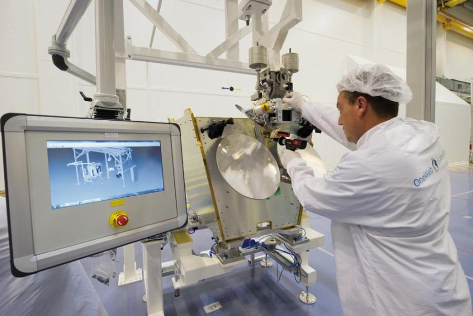 Ligne de production de OneWeb Satellites à Toulouse lors de l'inauguration (Dominique Eskenazi) Ligne de production de OneWeb Satellites à Toulouse lors de l'inauguration (Dominique Eskenazi)