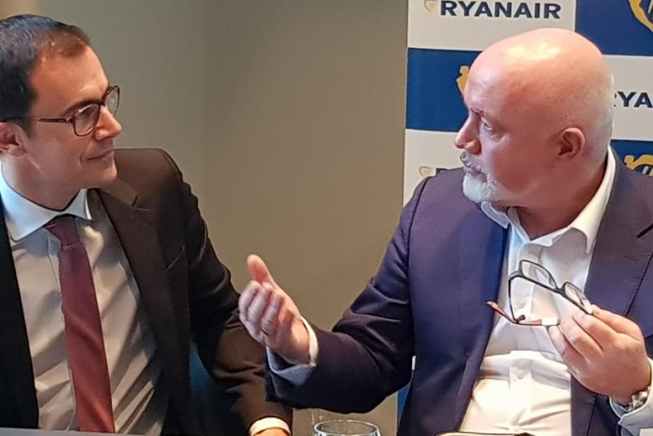 Philippe Crébassa, directeur de l'ATB et David O'Brien, directeur commercial de Ryanair Philippe Crébassa, directeur de l'ATB et David O'Brien, directeur commercial de Ryanair