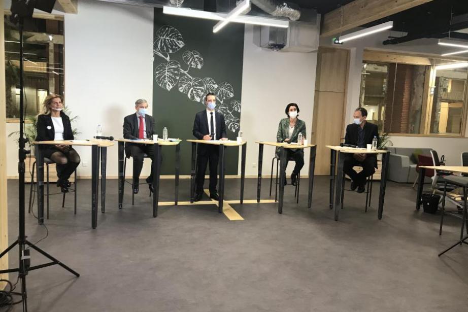 Valérie Jimenez (PDG groupe Jimenez FVA, membre élu Medef31), Etienne Guyot (préfet Occitanie), Gil Bousquet (journaliste animateur Dépêche du Midi), Sophie Garcia (présidente Medef Occitanie), Alain Picasso, président de Face Occitanie. Valérie Jimenez (PDG groupe Jimenez FVA, membre élu Medef31), Etienne Guyot (préfet Occitanie), Gil Bousquet (journaliste animateur Dépêche du Midi), Sophie Garcia (présidente Medef Occitanie), Alain Picasso, président de Face Occitanie.