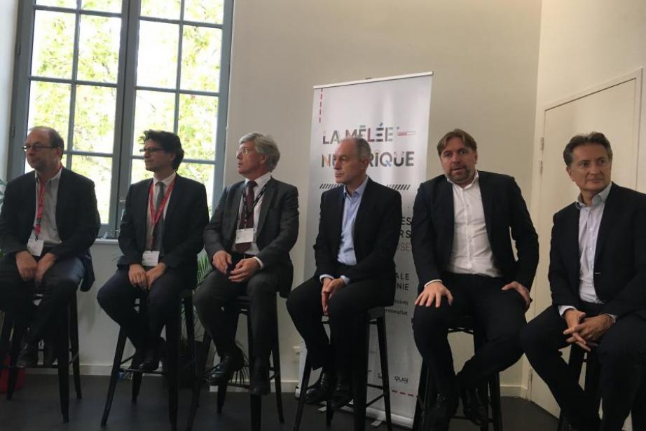 Bertrand Monthubert (conseiller régional délégué à l'enseignement supérieur et à la recherche et président de Data Occitanie), Philippe Raimbaul (président de l'Université Fédérale Toulouse Midi-Pyrénées), Yann Barbau (président d'Aerospace Valley), Jean-Michel Darroy (en charge des stratégies partenaires chez Airbus Defence and Space), Eric Léandri (cofondateur et Pdg de Qwant), Bertrand Serp (vice -président de Toulouse Métropole). Bertrand Monthubert (conseiller régional délégué à l'enseignement supérieur et à la recherche et président de Data Occitanie), Philippe Raimbaul (président de l'Université Fédérale Toulouse Midi-Pyrénées), Yann Barbau (président d'Aerospace Valley), Jean-Michel Darroy (en charge des stratégies partenaires chez Airbus Defence and Space), Eric Léandri (cofondateur et Pdg de Qwant), Bertrand Serp (vice -président de Toulouse Métropole).