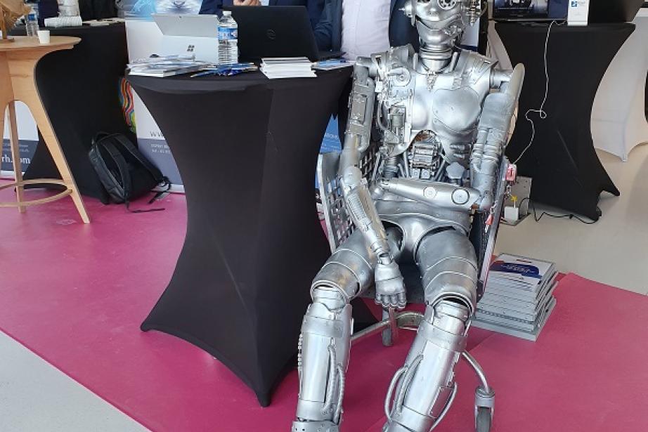 Philippe Dalle, directeur d’Esprit RH et Luc Serrano-Clastres, responsable partenariats chez Gac Groupe, présents au Robotics Place Day. Philippe Dalle, directeur d’Esprit RH et Luc Serrano-Clastres, responsable partenariats chez Gac Groupe, présents au Robotics Place Day.