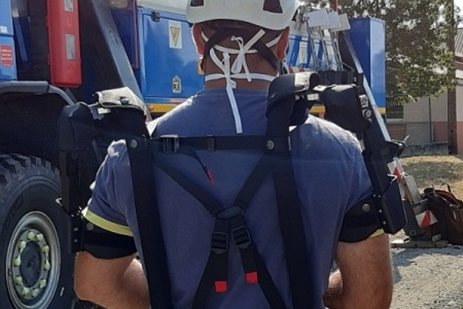 Démonstration des exosquelettes chez Enedis.