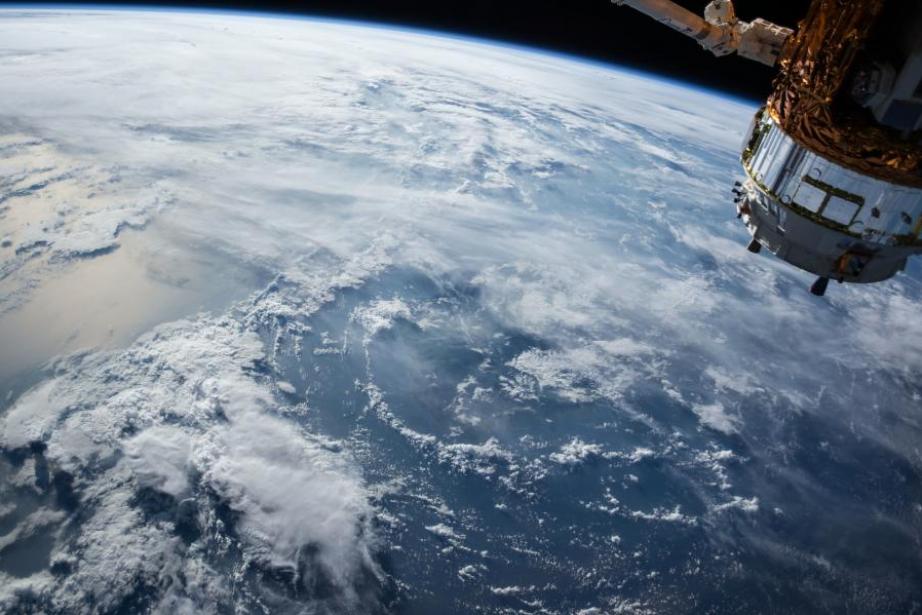 ANYWAVES développe des antennes pour le marché des constellations de satellites. ANYWAVES développe des antennes pour le marché des constellations de satellites.