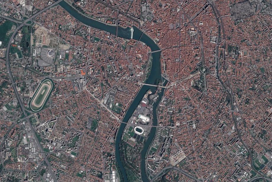 Toulouse vue de l'espace par le satellite Pléiades.© CNES/Distribution Airbus DS, 2013 Toulouse vue de l'espace par le satellite Pléiades.© CNES/Distribution Airbus DS, 2013